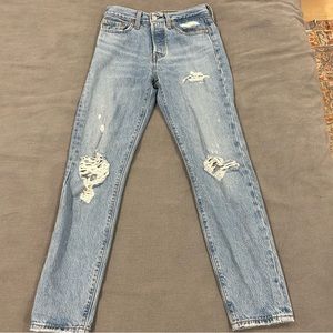 MOVING SALE Levi’s high rise Wedgie Jeans